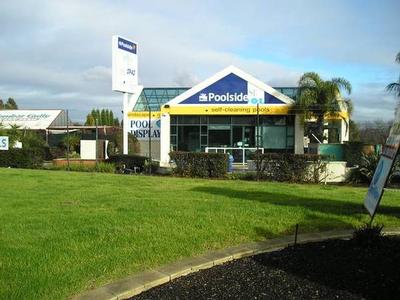 ROWVILLE GREENHOUSE Picture