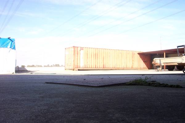LOCK UP YARD SPACE Picture 1