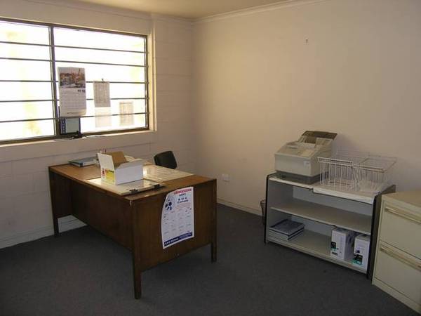 RARE OPPORTUNITY! Picture 2