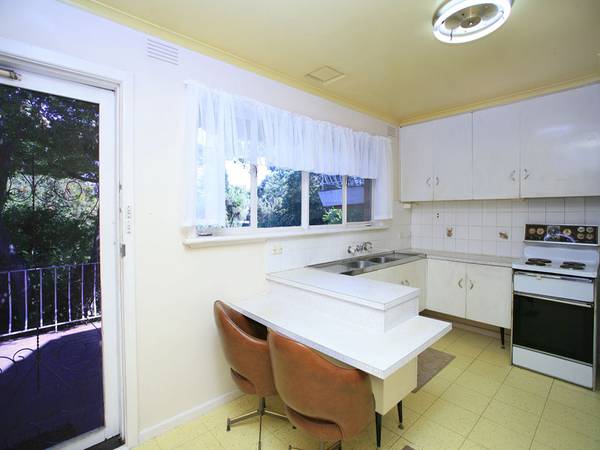 "TALINGA" - Original 1 Owner Home Picture 3