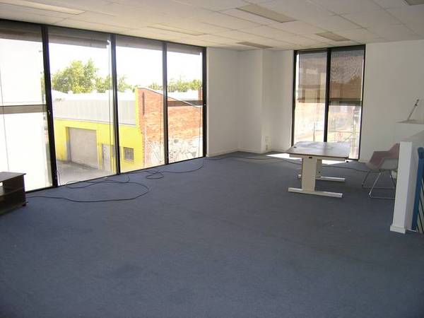 LOCATION! LOCATION! LOCATION! Picture 3