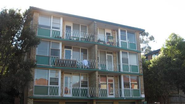 LOOK NO FURTHER! Picture 1