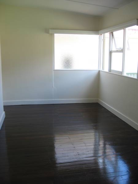 Generous 4 Bedroom House Picture 3