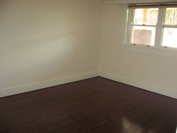 Generous 4 Bedroom House Picture 2