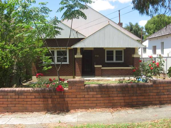 Generous 4 Bedroom House Picture 1