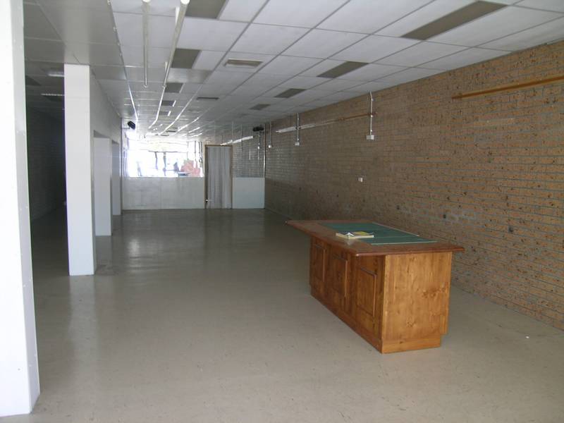 EXCELLENT LOCATION Picture 3