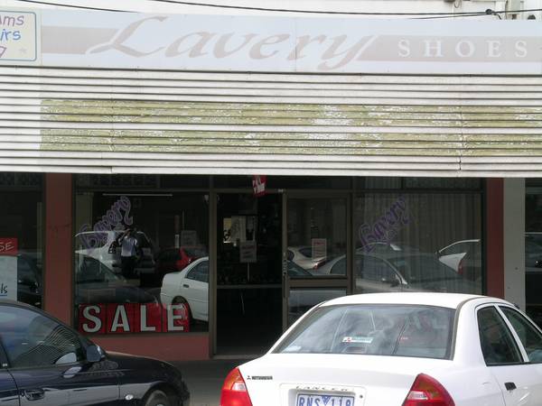 RETAIL CLOSE TO THE MALL Picture RETAIL CLOSE TO THE MALL Picture