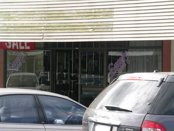 RETAIL CLOSE TO THE MALL Picture RETAIL CLOSE TO THE MALL Picture