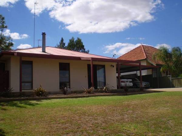 IDEAL FOR YOUNG FAMILIES Picture 2