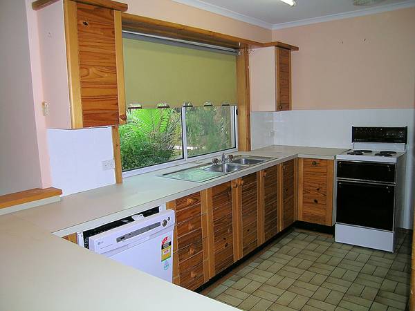 PERFECT FAMILY LIVING Picture