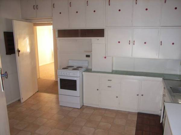 FAMILY HOME Picture 2