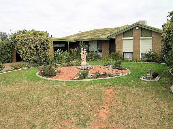 TIMELESS FAMILY HOME Picture 2