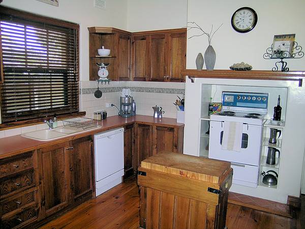 STYLE, CLASS & LOCATION Picture 3