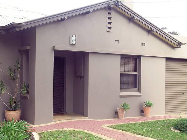 STYLE, CLASS & LOCATION Picture 2