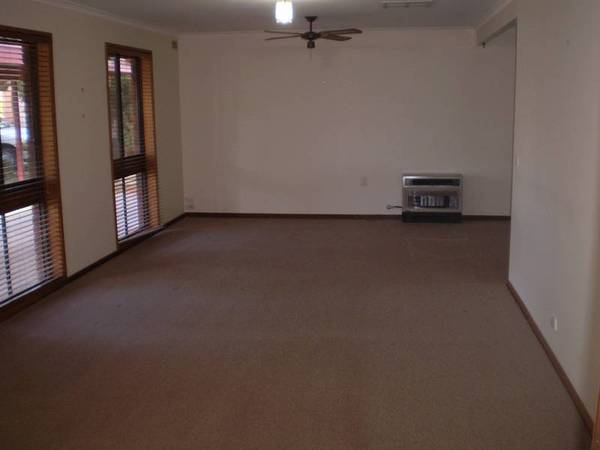 ROCK SOLID INVESTMENT - JUST A SHORT STROLL TO CBD, SCHOOLS, AND PARKLANDS Picture ROCK SOLID INVESTMENT - JUST A SHORT STROLL TO CBD, SCHOOLS, AND PARKLANDS Picture