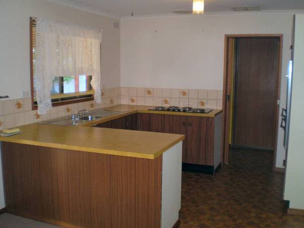 ROCK SOLID INVESTMENT - JUST A SHORT STROLL TO CBD, SCHOOLS, AND PARKLANDS Picture ROCK SOLID INVESTMENT - JUST A SHORT STROLL TO CBD, SCHOOLS, AND PARKLANDS Picture