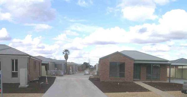 WONDERFULLY AFFORDABLE BRAND NEW QUALITY TOWNHOUSES Picture 2