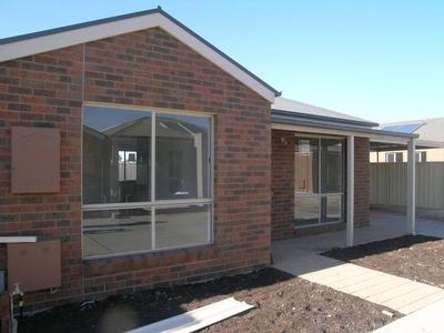 WONDERFULLY AFFORDABLE BRAND NEW QUALITY TOWNHOUSES Picture