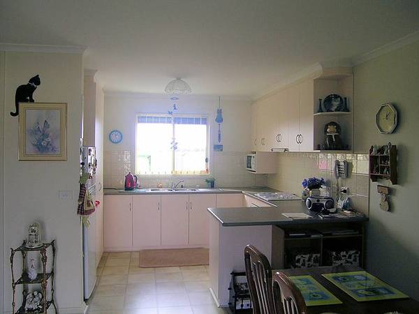 A RELAXED PLEASANT LIFESTYLE AWAITS Picture 2