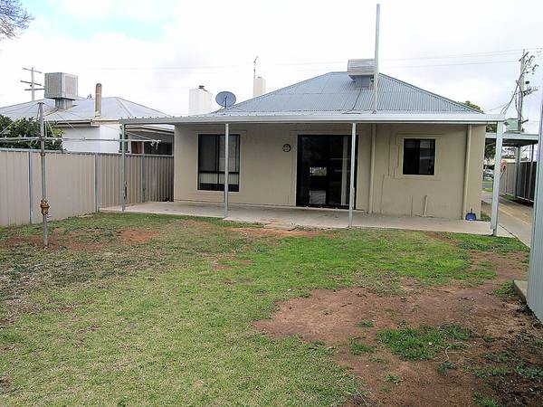 NEAT THREE BEDDER Picture 2