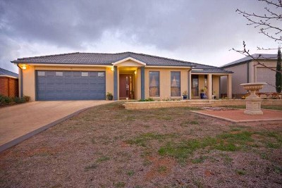 BRAND NEW SPACIOUS HOME Picture