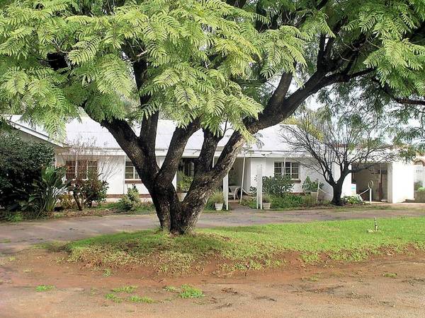 POSITION PERFECT - RIVER VIEWS TO MATCH Picture 2