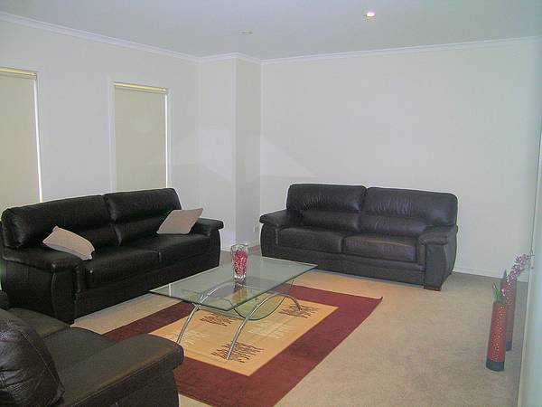 AS GOOD AS NEW TOWNHOUSE Picture