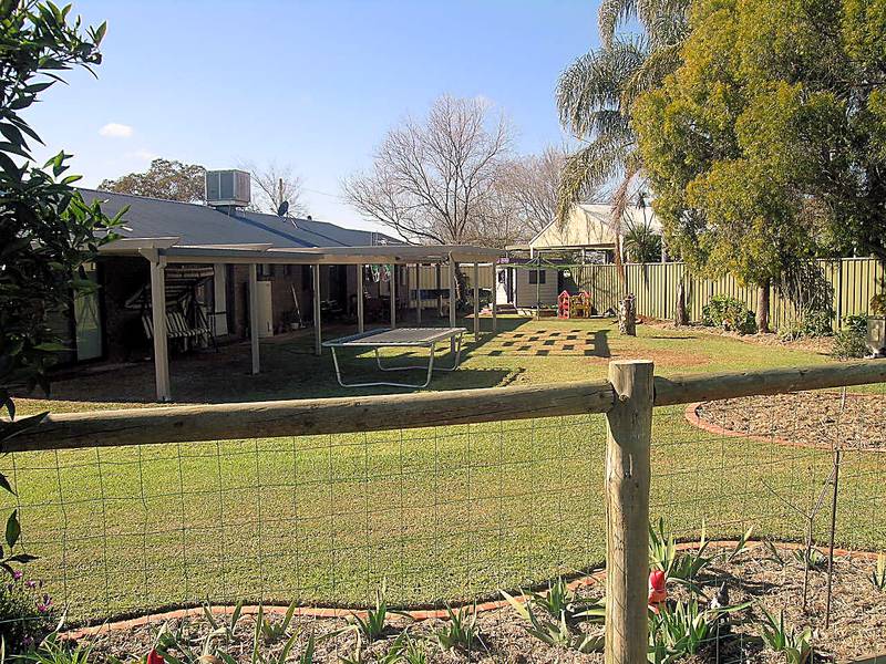 IT'S GOT THE LIFESTYLE FACTOR Picture