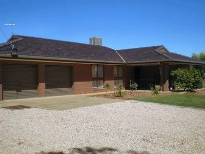 NO NOISY NEIGHBOURS!!! Picture