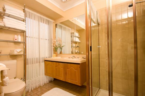 ABSOLUTELY IMMACULATE Picture 3