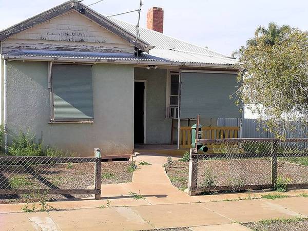 PRIME LOCATION Picture 2