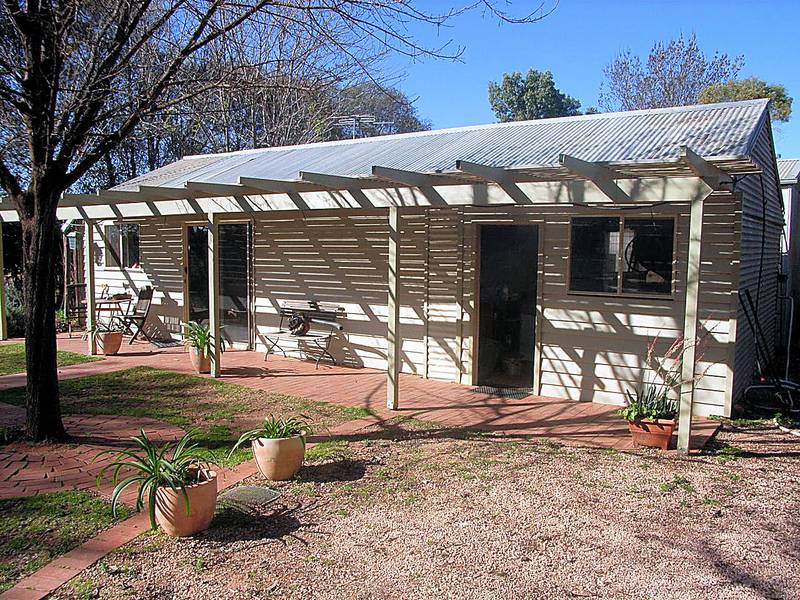 CITRUS AND VINES Picture 3