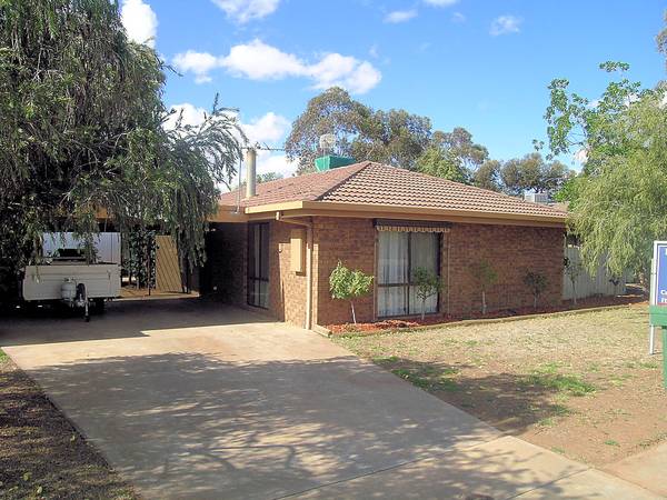 BEST VALUE BRICK VENEER HOME - ON THE POPULAR WESTSIDE OF TOWN Picture
