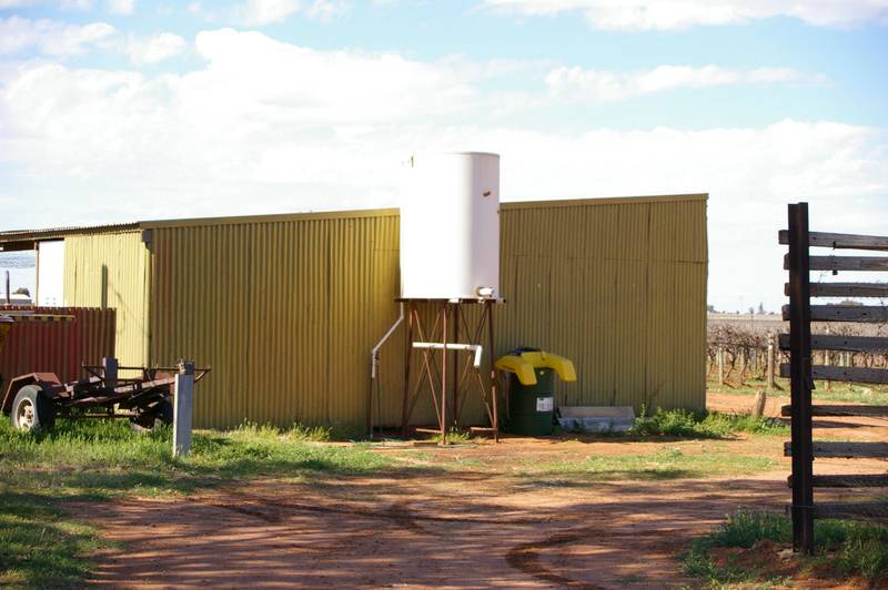 IDEAL LOCATION Picture 3