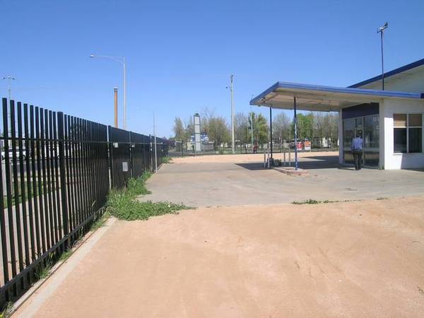 ABSOLUTE PRIME LOCATION Picture 3