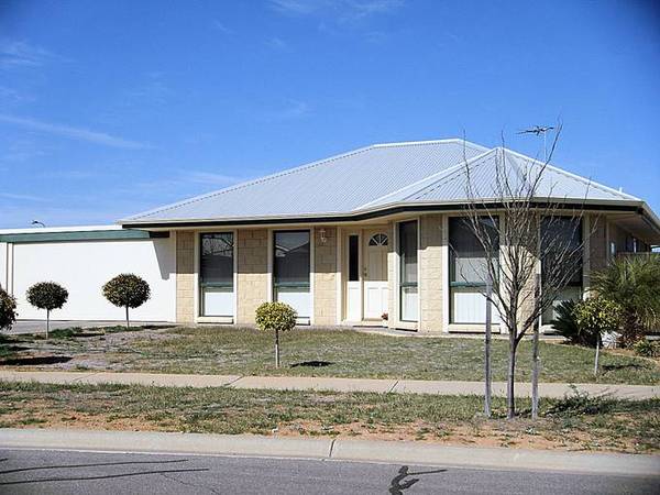 IT'S BETTER THAN A TOWNHOUSE Picture 2