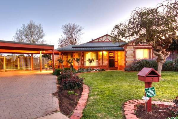 THE FAMILY WILL LOVE IT Picture 2