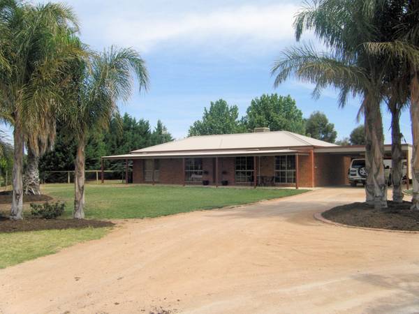 SECLUDED RURAL RETREAT Picture 1