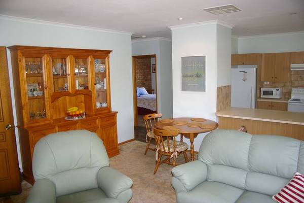 INVESTORS, RETIREES & FIRST HOME BUYERS Picture