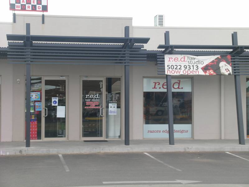 R.E.D. HAIR STUDIO Picture 1