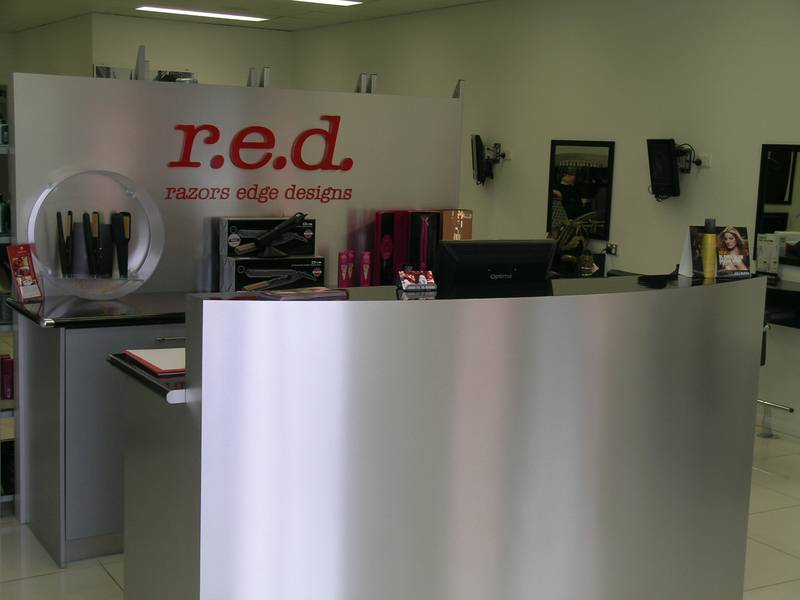 R.E.D. HAIR STUDIO Picture 3