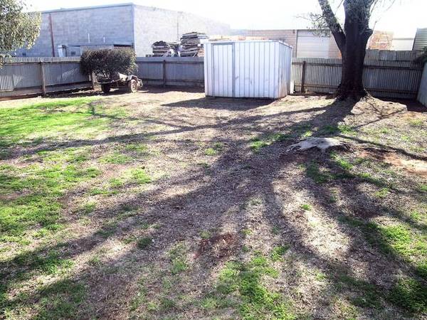 GREAT INVESTMENT OPPORTUNITY OR 1ST HOME Picture