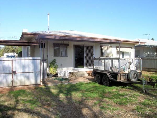 GREAT INVESTMENT OPPORTUNITY OR 1ST HOME Picture