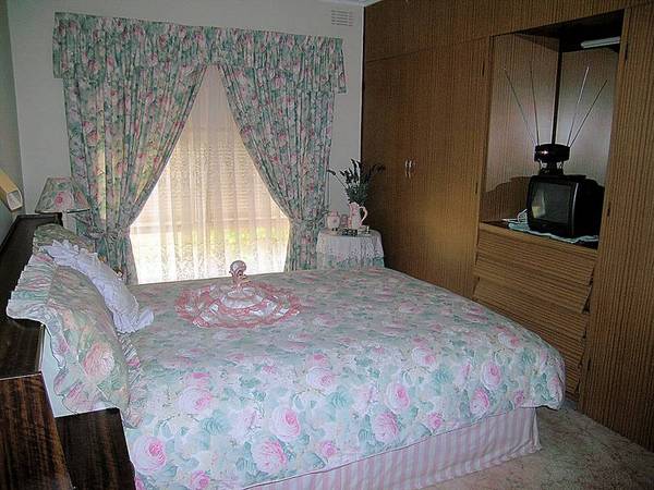 CONVENIENT LIVING Picture