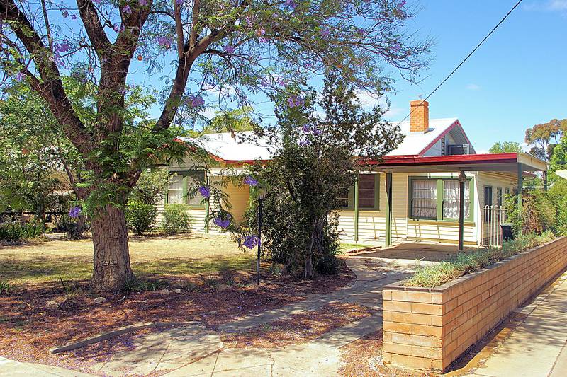 A JEWEL WITH A POOL Picture