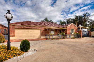 PERFECT BLEND OF LOCATION & SECURITY Picture