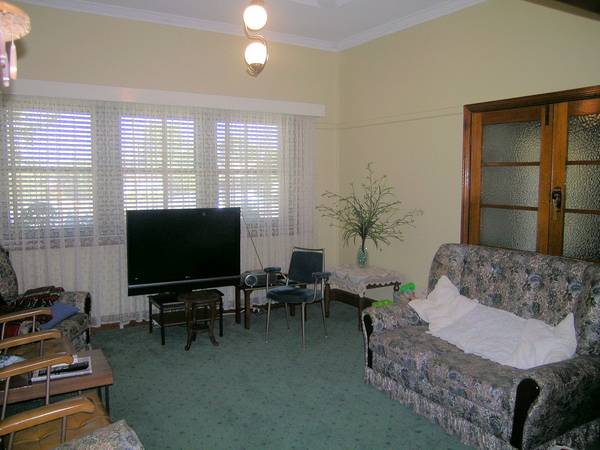 'ONE OWNER' Picture 2