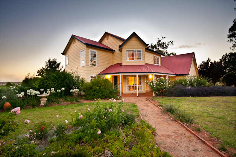 Big, Bold & Beautifully Elevated Home! Picture 3