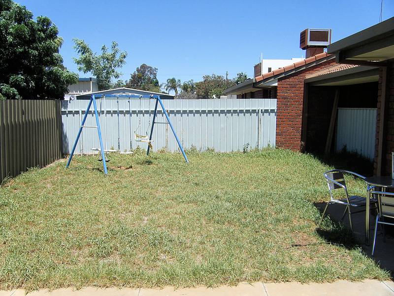 SPACIOUS INNER CITY UNIT Picture 2