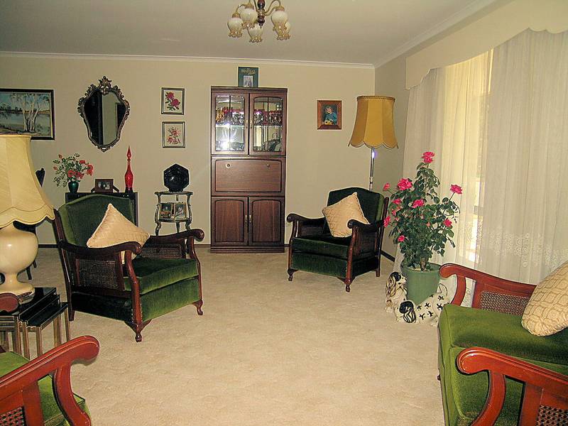 JUST RIGHT FOR YOU! Picture 3